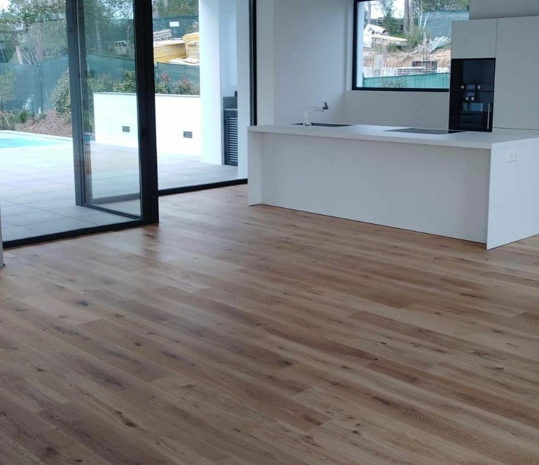 TARIMA MADERA MULTICAPA MADERA ROBLE RUSTICA MICROBISELADO OFERTAS SUMINISTRO ESPA&Ntilde;A